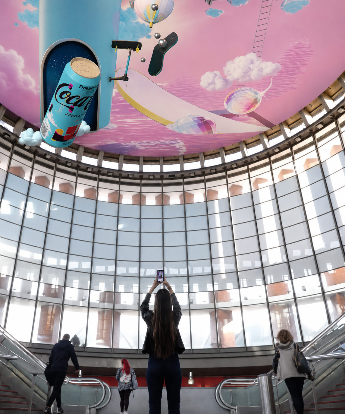 Mural Coke Dreamworld com conteúdo em realidade aumentada